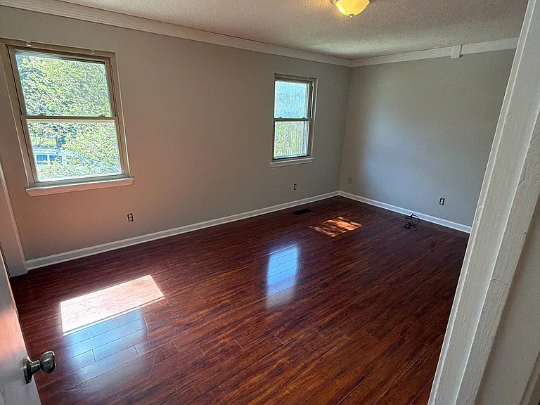 2286 Cheshire Dr — Photo 5