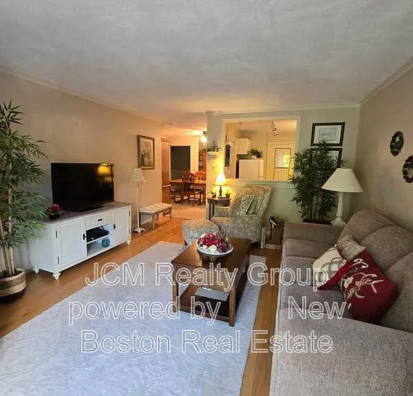276 Albion St — Photo 14