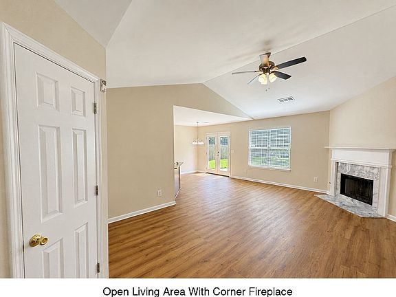 3rd image of 1117 Yellow River Dr