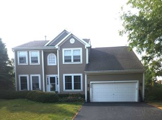 233 Southwind Dr, Lake Villa, IL