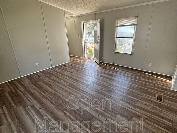 4th image of 242 Kathy Cir