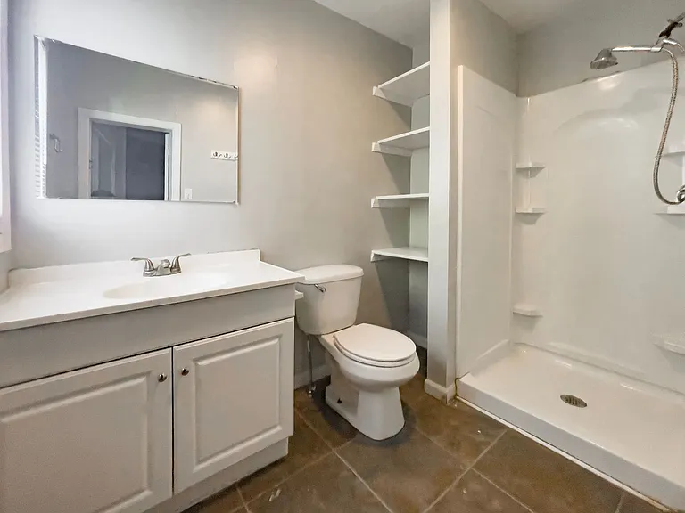 812 W University Ave — Photo 5