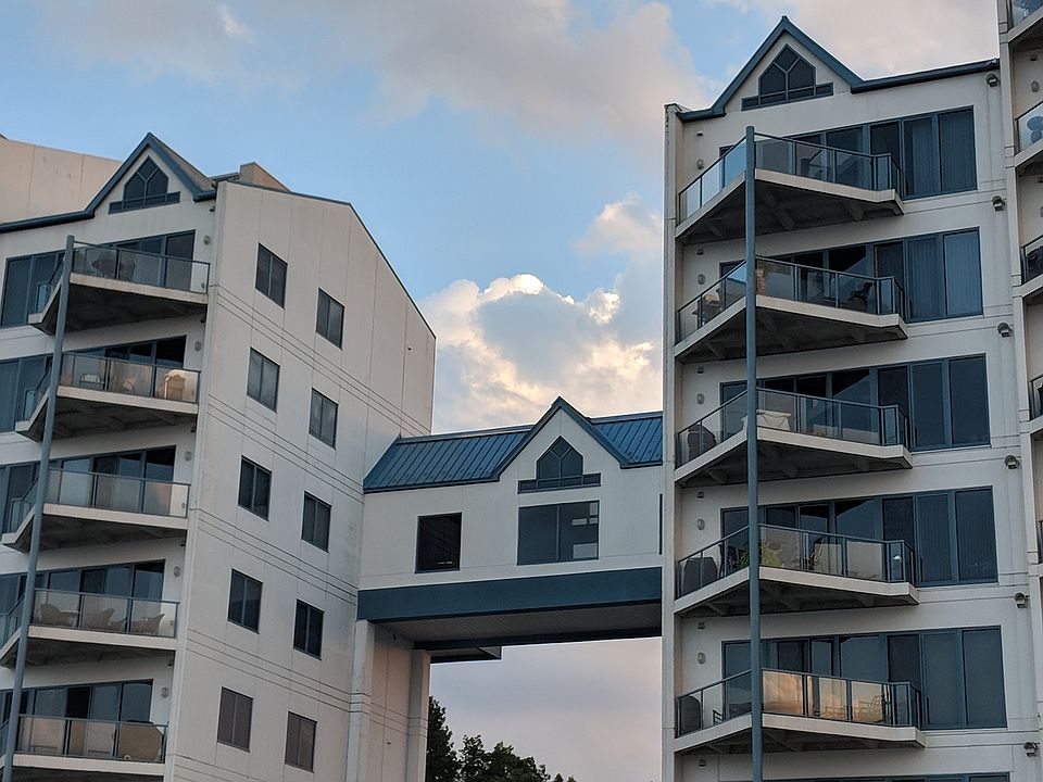 1st image of 2964 Lakeshore Dr Unit E103