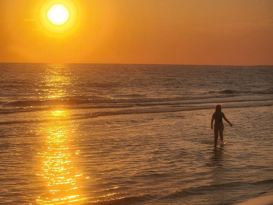 300 yards to the gorgeous bay!