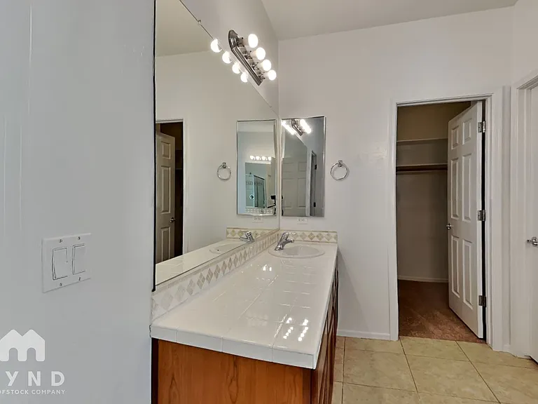 9928 W Marguerite Ave — Photo 9