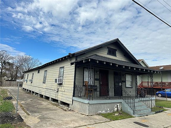 3rd image of 2622 Frenchmen St