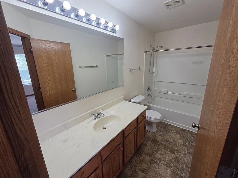 4934 Montauk Dr — Photo 16