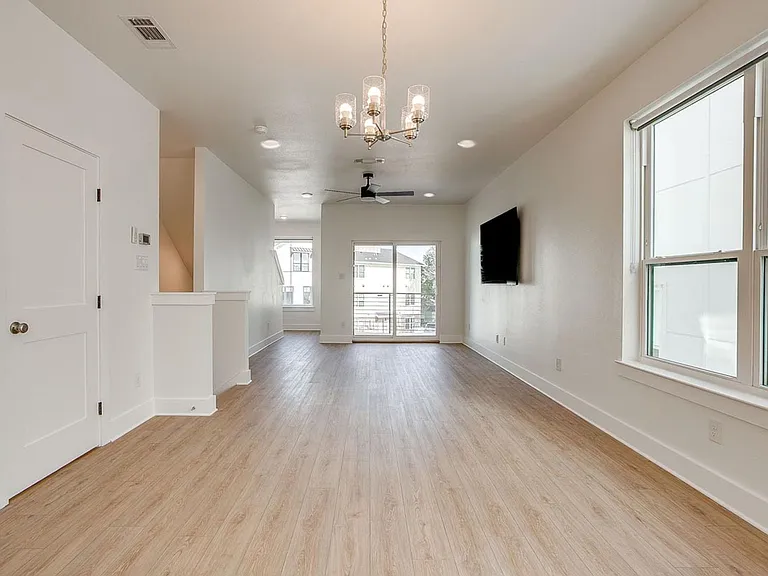2333 Benbrook Blvd — Photo 24