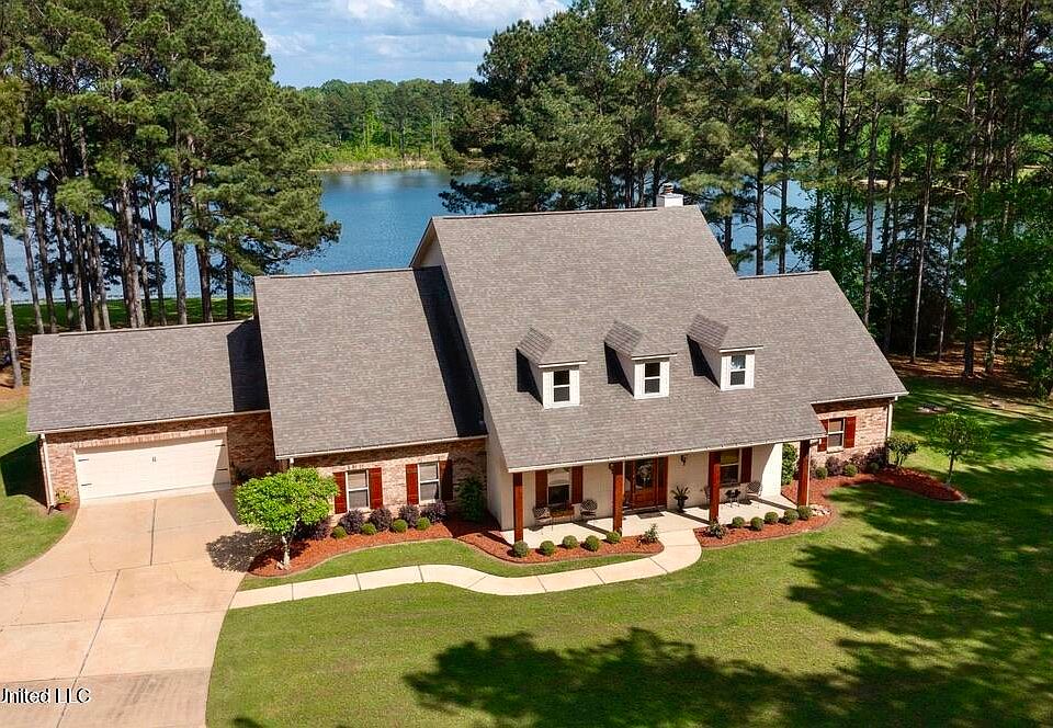 1st image of 130 Pine Lake Cv