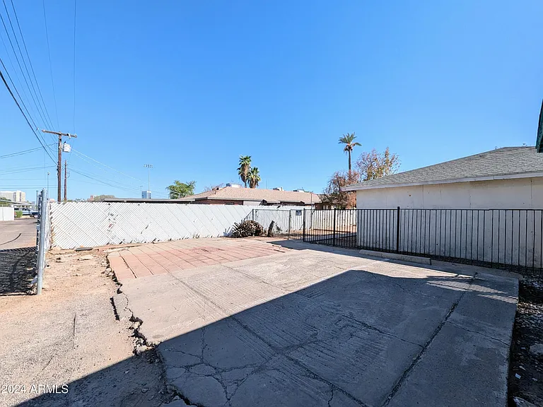 1314 W Whitton Ave — Photo 42