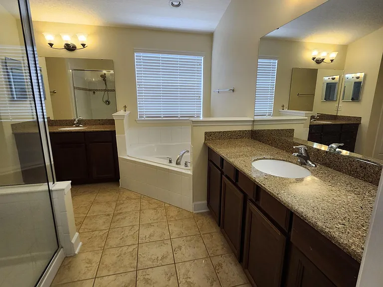 201 Edgeford Ct — Photo 21