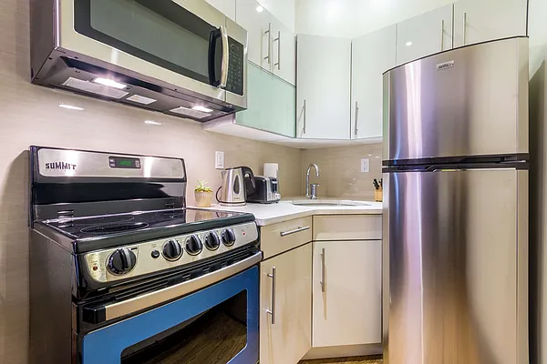 Rented by Townhouse Apartments | media 22