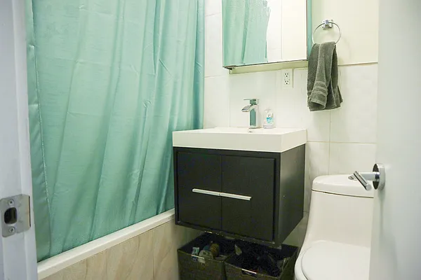 Rented by Lofts and Flats LLC | media 9