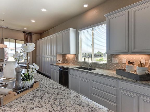 5th image of 3895 Fenway Cir