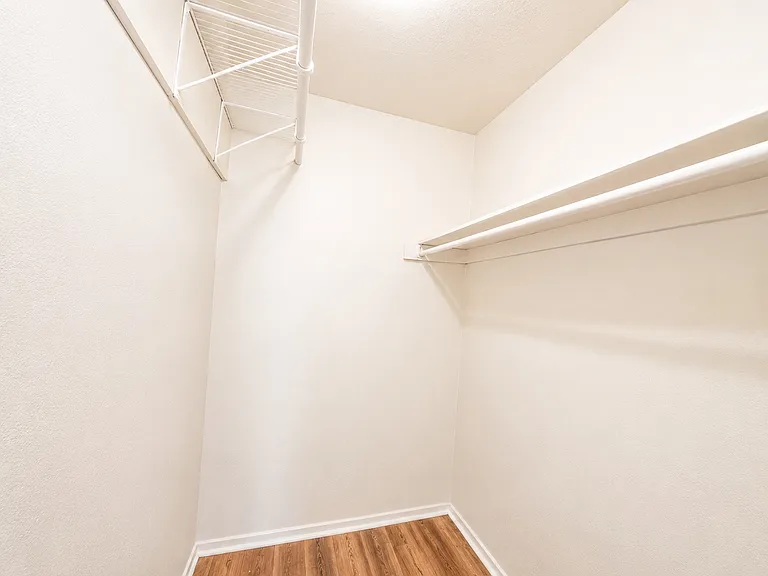 620 Londonderry Ln #202 — Photo 7