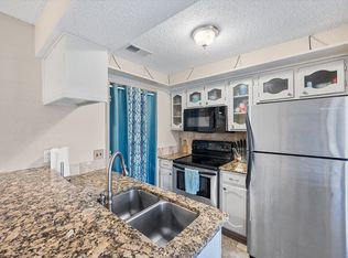 1420 Meadowood Village Dr, Fort Worth, TX 76120