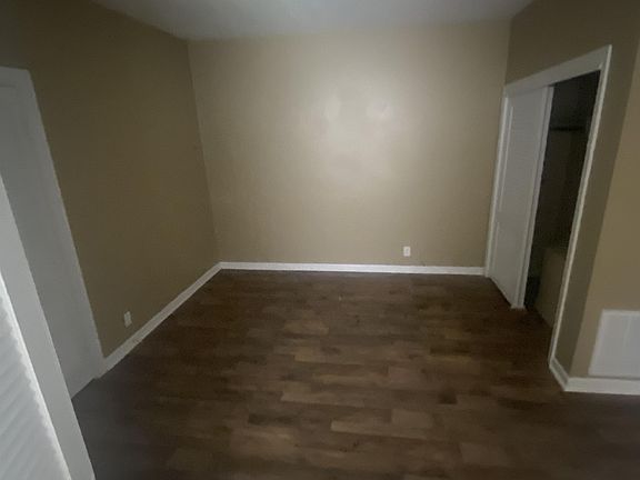 3rd image of 9217 Alexander Ave #2