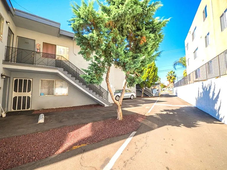 14410 Valerio St — Photo 26