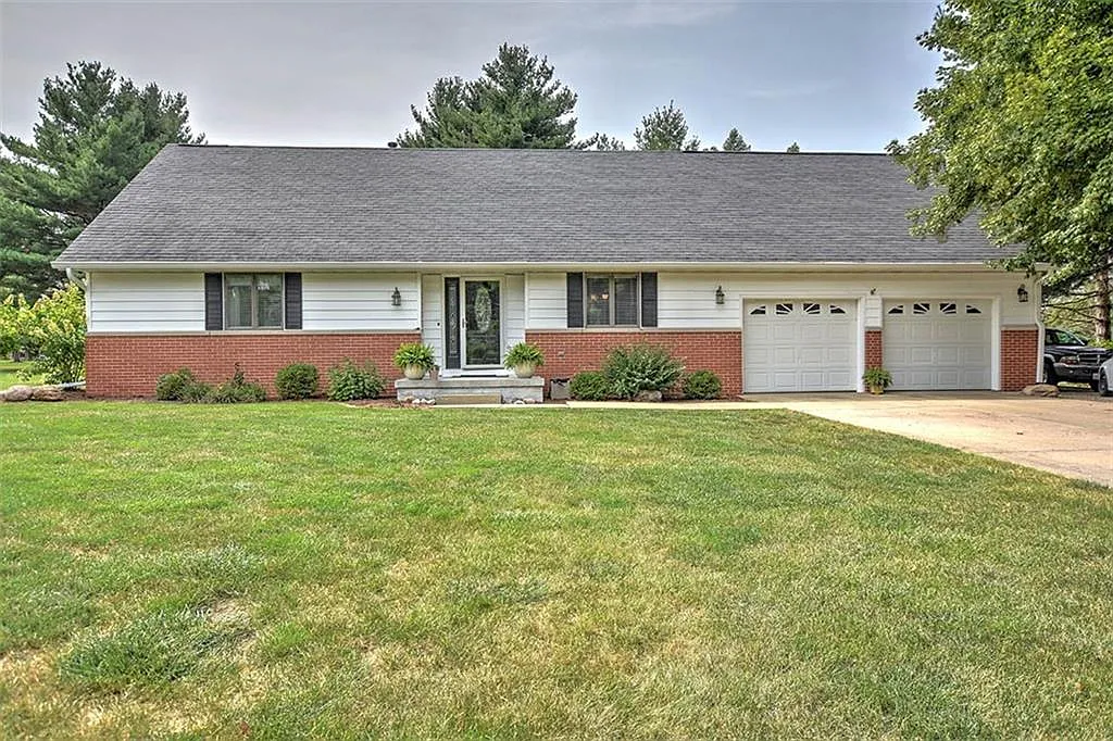 3127 S Taylor Rd photo 1