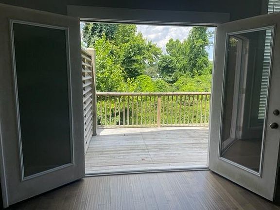 3rd image of 3905 Malabar Run