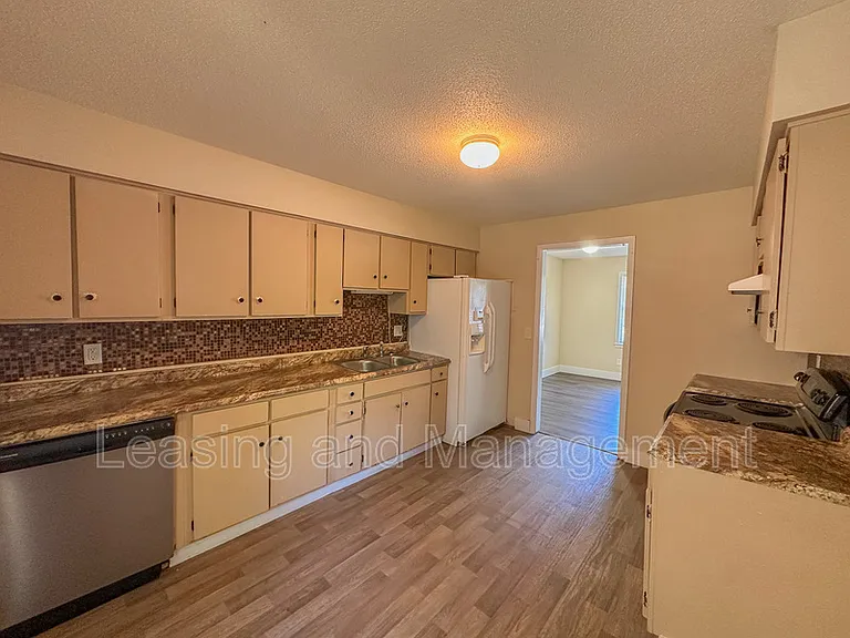 1045 Harbor View Rd #A — Photo 5