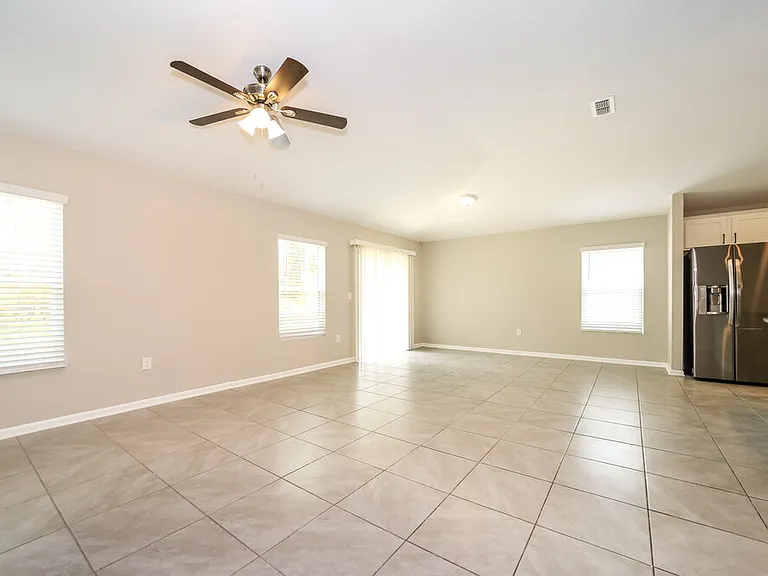 86106 Railway Pl — Photo 3