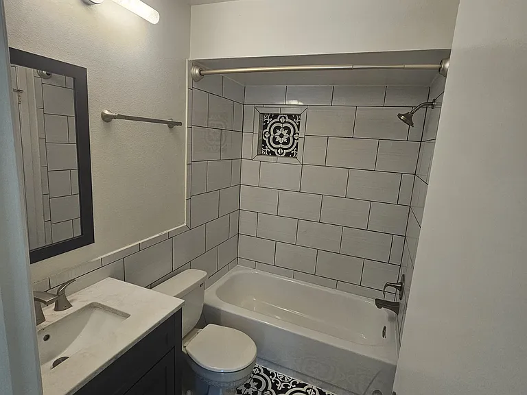 5902 Stratton Park Dr — Photo 15