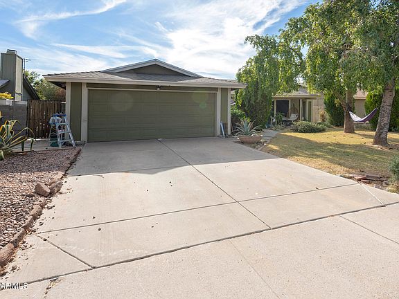 3rd image of 6809 E Beverly Ln