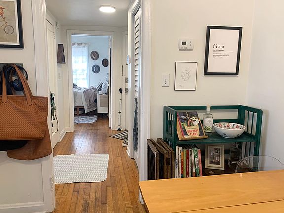 4th image of 2344 Oak St #3