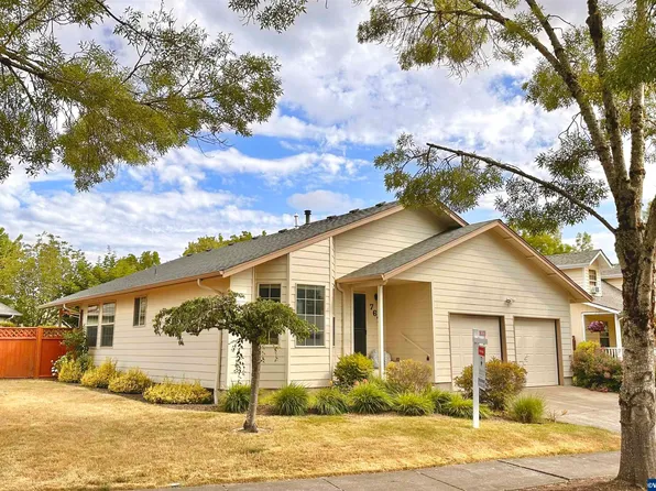 767 SE Summerfield Pl, Corvallis, OR 97333