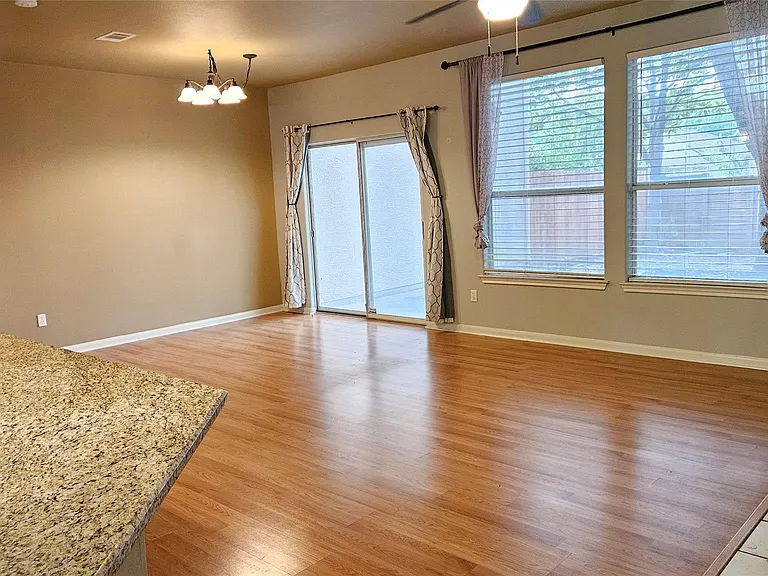 2100 Pipers Field Dr #4 — Photo 2