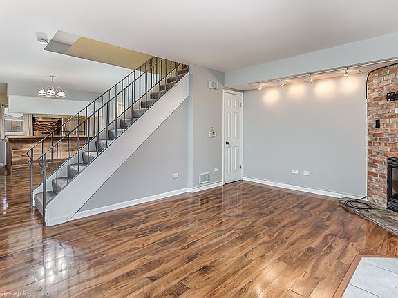3rd image of 10438 S Major Ave