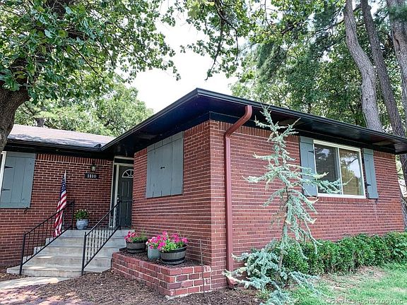 3rd image of 1110 Circle Dr