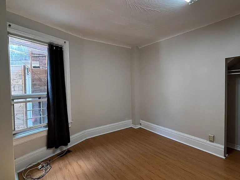 593 Bathurst St #MAIN FLOOR — Photo 6