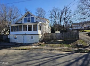 108 W K St, Elizabethton, TN 37643