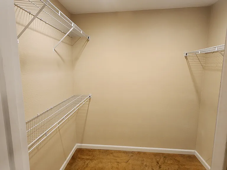 406 E Gordon St — Photo 10