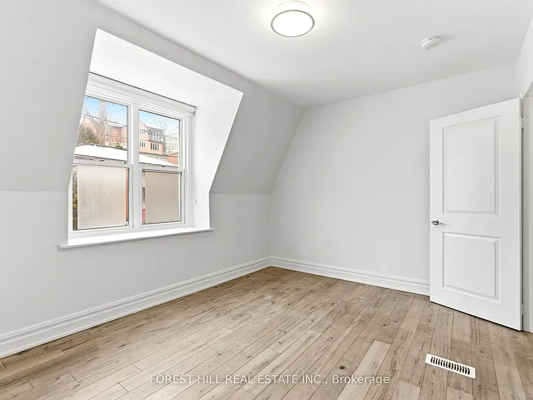 1297 Davenport Rd — Photo 16