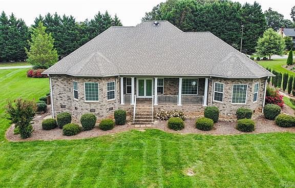 3rd image of 4655 Plantation Dr