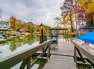 1126 Molokai Dr, Tega Cay, SC 29708