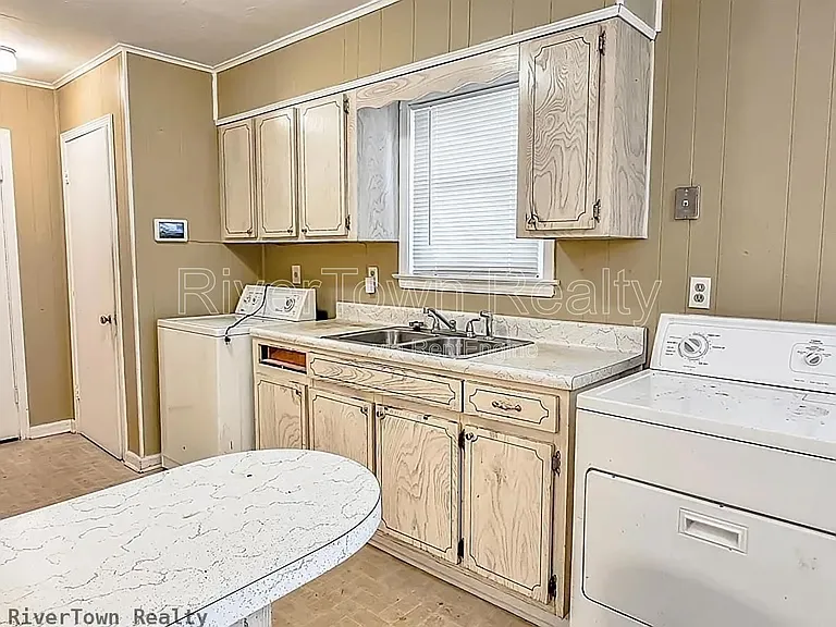 2644 Courtney Dr — Photo 16