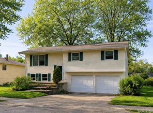 921 Chancellor Dr, Edwardsville, IL