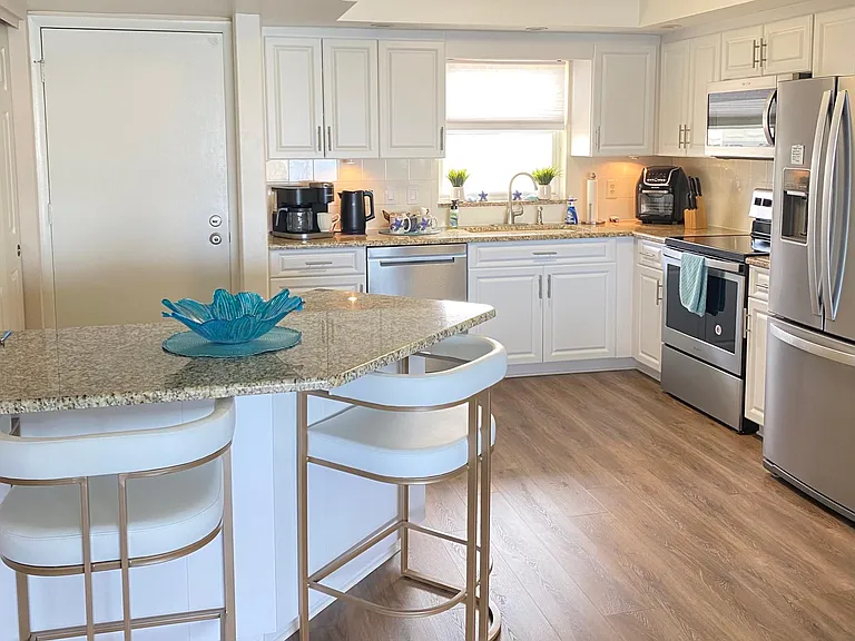 4525 Cove Cir — Photo 5
