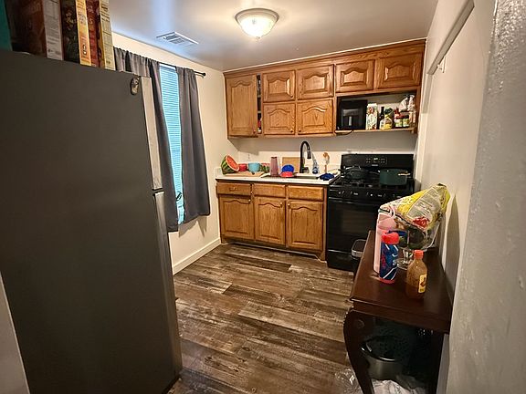 3rd image of 1233 Lincoln Ave #A