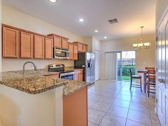 5th image of 2717 Lantern Hill Ave