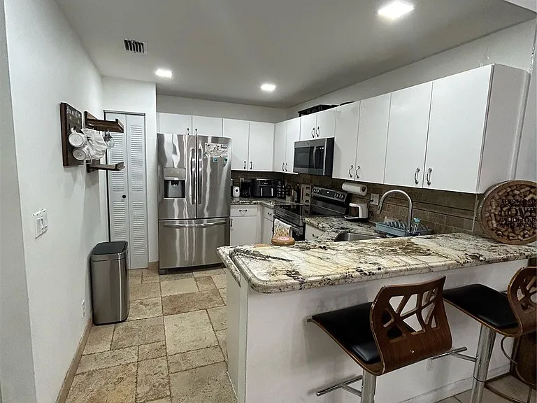 11296 SW 17th Ct — Photo 3