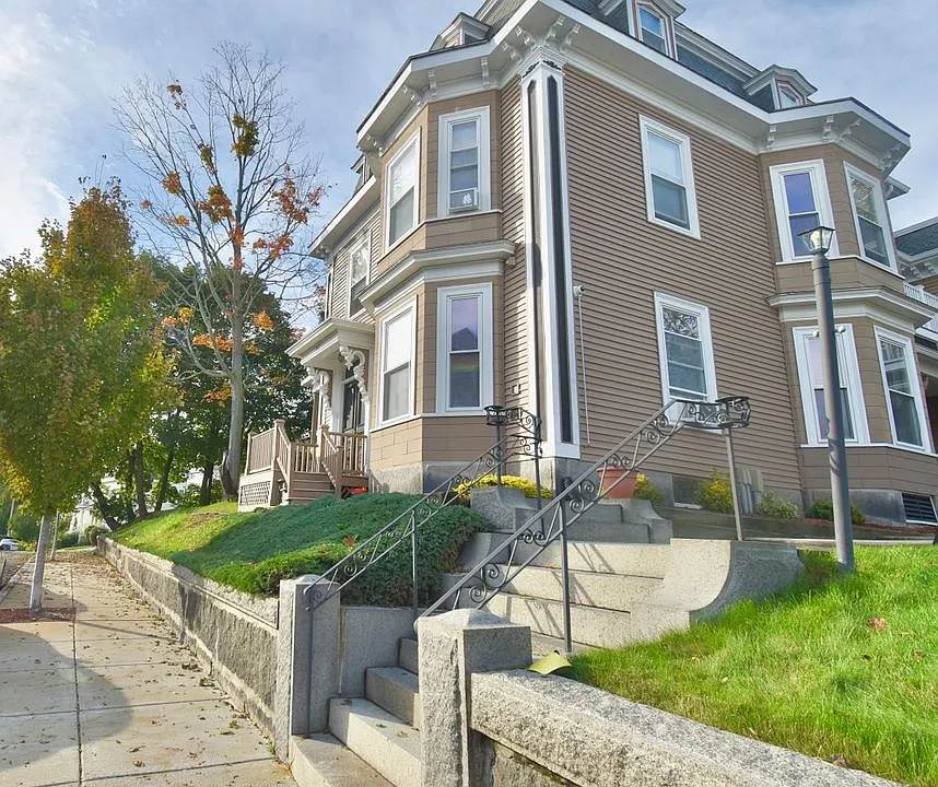 37 Railroad Ave #6