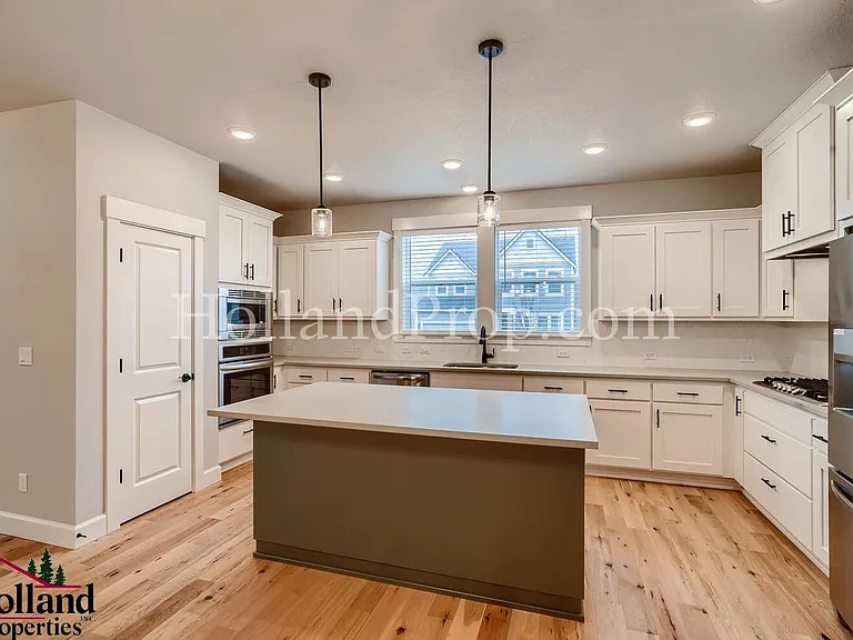 5981 SE Skylight St — Photo 9