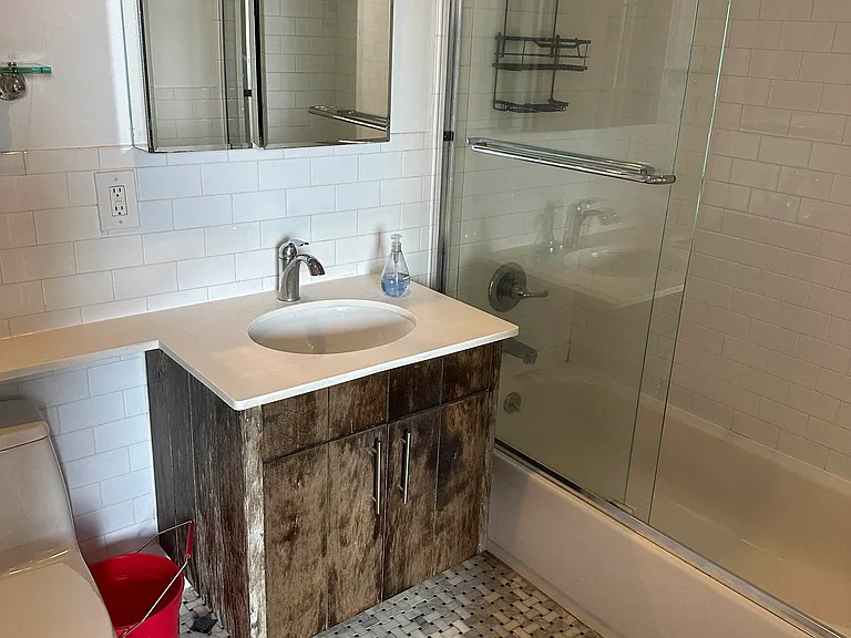 390 S 2nd St #4C — Photo 3