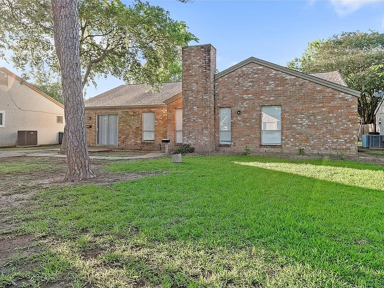 9306 Tooley Dr — Photo 3
