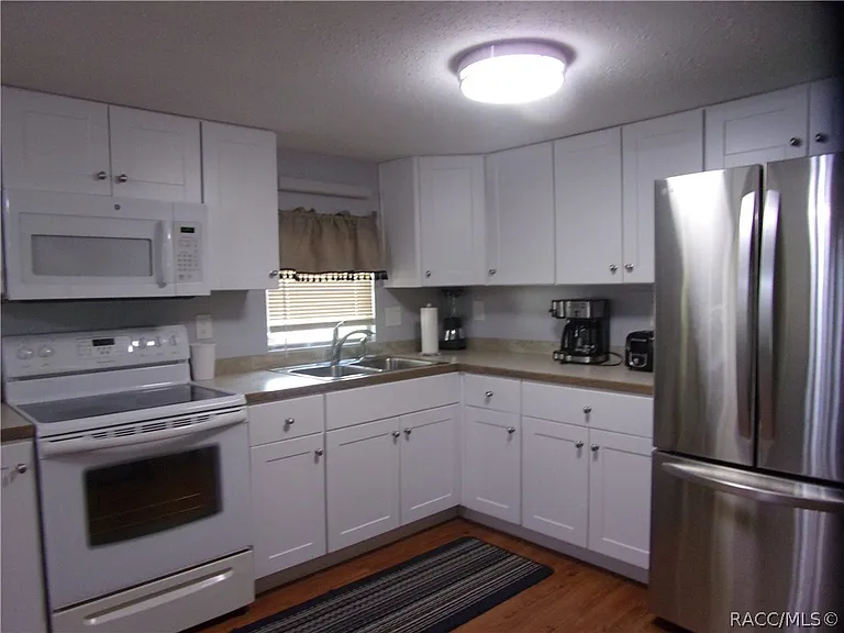 8856 W Arber Ct — Photo 9